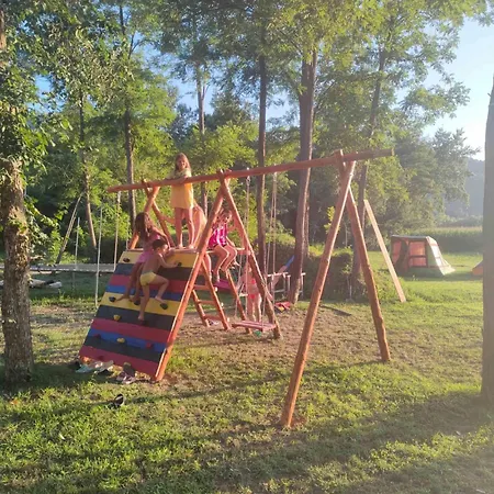 Semesterbostad Jantar- Rusticna Kuca *